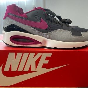 Nib Nike Air Max ST size 9 grey tennis shoes